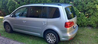 Volkswagen Touran 1,6 TDI Comfortline DSG - 2