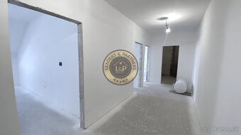 NA PREDAJ-3-izbový HOLOBYT na kľúč-príležitosť pre Airbnb - 2