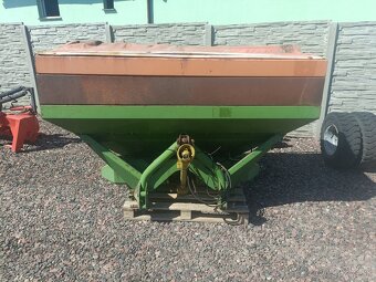 1500L Rozmetadlo AMAZONE ZA-U 1500 (plachta) - 2