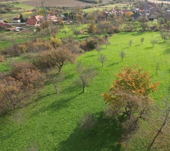 ponúkame na predaj krásny pozemok v obci Trenčianske Mitice - 2