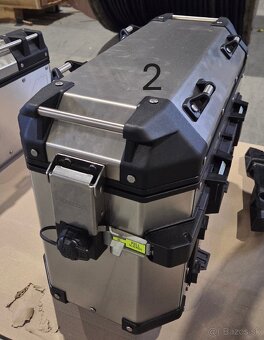 Predam diely na AFRICA TWIN 1100 - 2