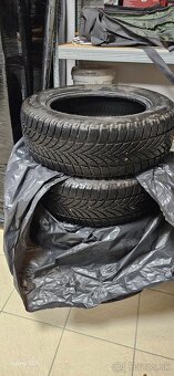 zimne pneu 215/60 R16 - 2