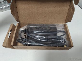 Adapter/zdroj do auta na 19V (pre notebooky) - 2