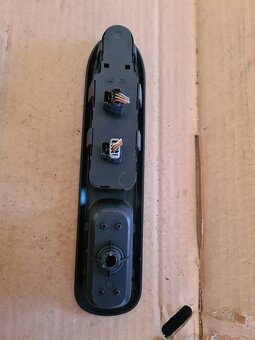 Ovládač okien LP Peugeot 407 - 2