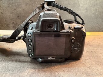 Nikon D5000 + monopod zdarma - 2