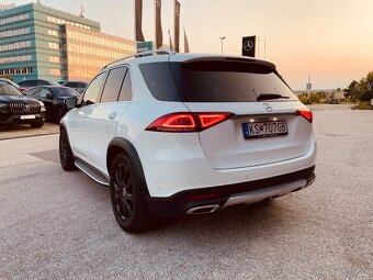 Predám Mercedes-Benz GLE 350d AMG line interiér - 2