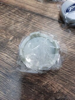 Stredové krytky kolies Ford - 2