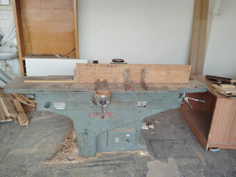 Rozpredaj strojov - 2