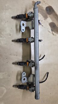 Vstrekovače 166008992R Renault,Dacia - 2