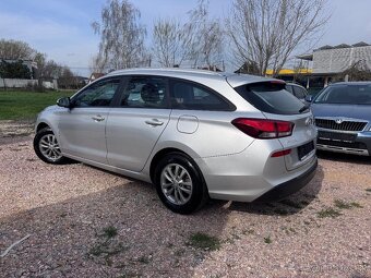 Hyundai i30 1.4i - 2