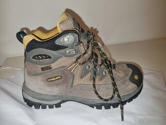 Predám turistické topánky Vibram - 2