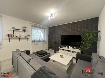 Ponúkam na predaj veľký 4 izbový byt - 2
