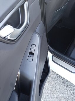 Predám elektromobil Hyundai ionq - 2