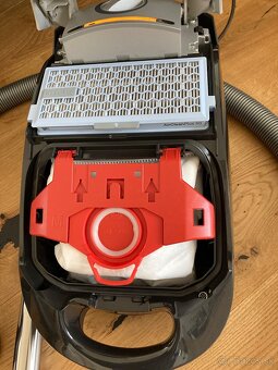 Miele hybrid S4812 - 2
