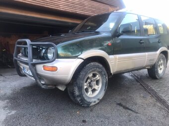 Nissan Terrano 2 2,7 - 2