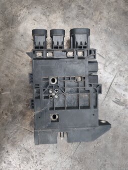 Poistky baterky Renault Megane III 243800010R - 2