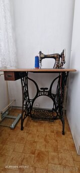 Starý šijací stroj - 2
