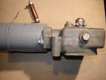 Motorček s prevodovkou - 2