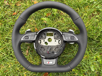 VOLANT AUDI KOŽENÝ PERFOROVANY CIERNE SITIE ZKOSENY - 2