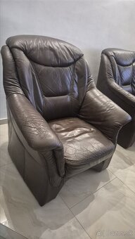 Hnedá kožená sedacia súprava - 2