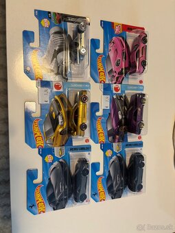 Hotwheels autíčka nové - 2
