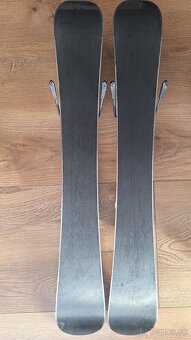 Lyže a lyžiarky - 2