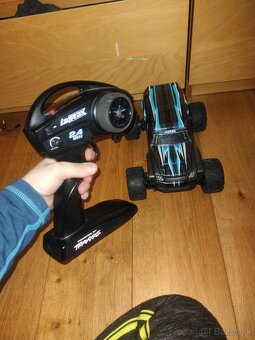 pokazené RC auto traxsas teton - 2