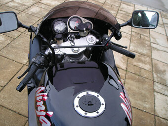 Kawasaki ZX7R Ninja - 2