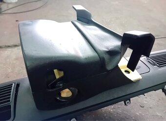 Plast okolo volantu VW Golf 4 / Bora - 2