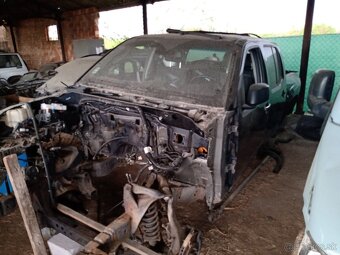Nissan pathfinder a navara - 2
