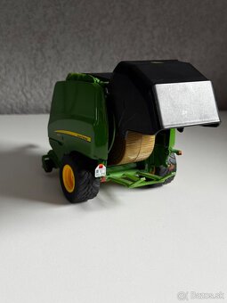 Siku balíkovač john deere - 2