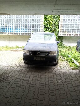 Predam Vw touran v celku na nahradne diely - 2