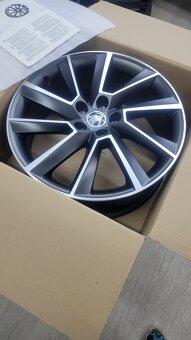 Predám orig. hliníkové disky Škoda Stratos  R17 Scala kamiq - 2