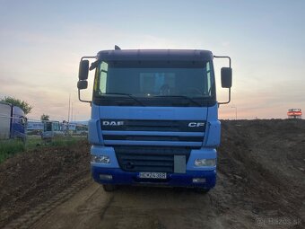 Hakový nosič s kontajnerom DAF CF85 8x4 - 2