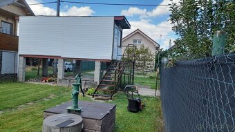 Záhrada pri rieke Váh s chatkou - 2
