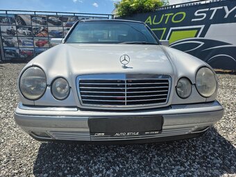 Mercedes-Benz E trieda Sedan - 2