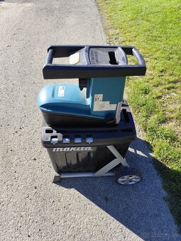 Drvič konárov Makita UD2500 - 2