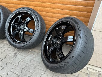 Nissan GT-R trackpack kola - 2