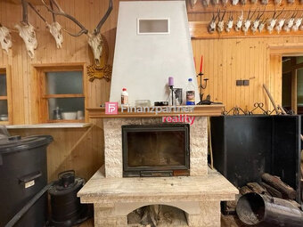 Poľovnícka rekreačná chata versus dom Lipovce (F463-13-ANM) - 2