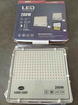 Halogénový Led reflektor 200W - 2