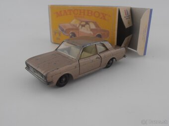 Ford Cortina, Rolls Royce Phantom, Ford Galaxy - 2