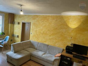 PREDAJ priestranný 3 izbový byt v Dúbravke v tichej lokalite - 2