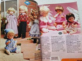 Starý katalog hraček staré hračky DDR 1981 panenky auta atd - 2
