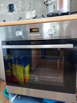 Rezervovana do 23.5. - El.vstavana rura 45 eur - 2