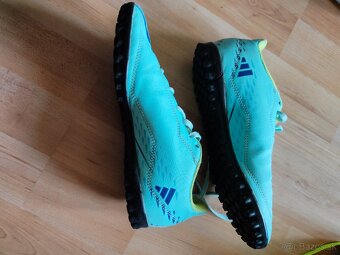 Detské turfy Adidas č. 35 - 2