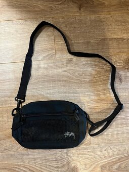 Ladvinka Stussy cierna - 2