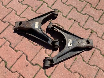 Ramená zadnej nápravy Audi Allroad C5 - 2