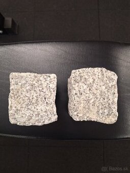 Žulové výrobky- kocky, obrubníky, dlažba ... - 2