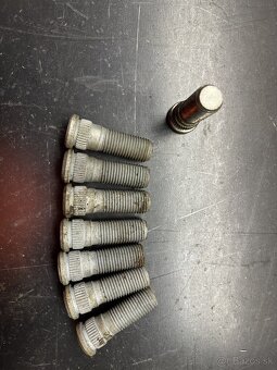 zetor major stifty na predné kolesa - 2