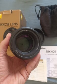 Nikon Nikkor 85mm, f 1.8 G - 2